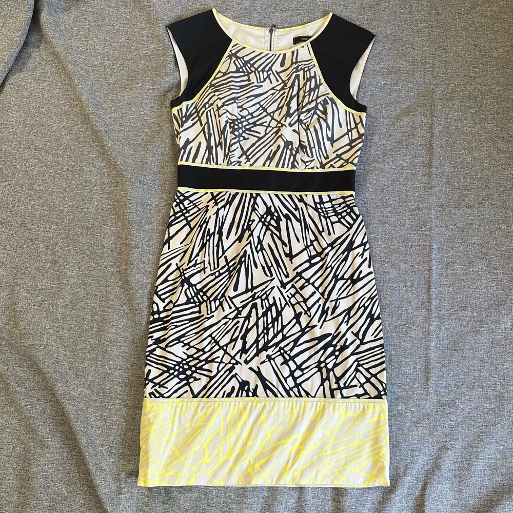 BCBG MaxAzria cap sleeve print dress LIKE NEW